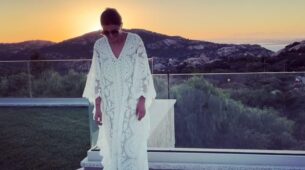 Sushmita Sen Looks Stunning In White Kaftan And Is All Set For New Web Series