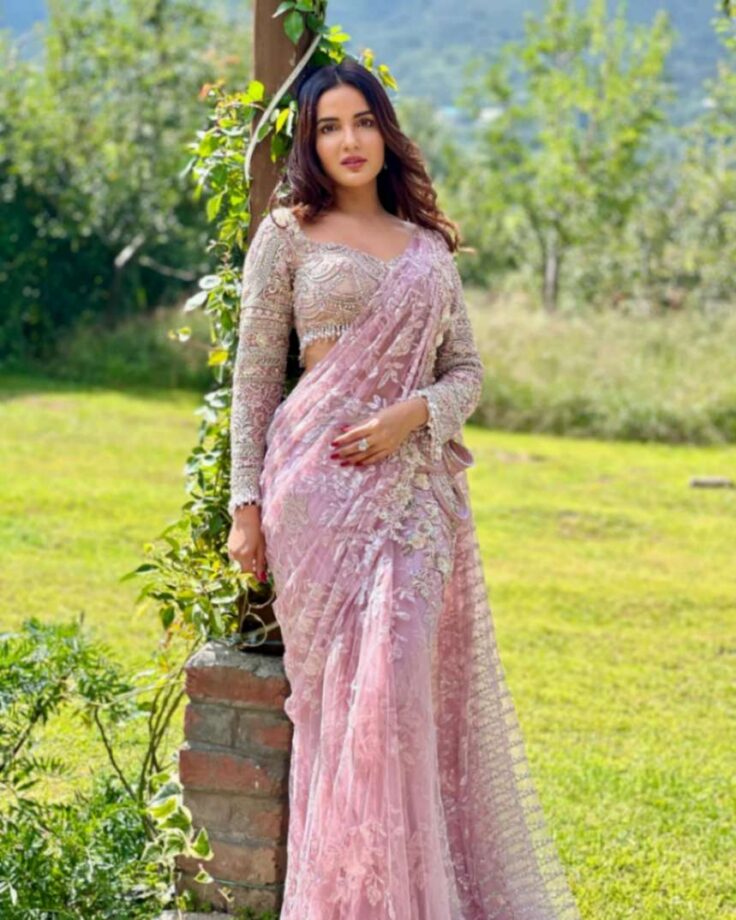 Karwa Chauth Special: Sarees & Lehenga Looks Of Jasmin Bhasin To Inspire Your Ethnic Wardrobe - 3