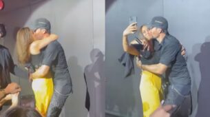 Viral Video: A Die Heart Female Fan Of Enrique Iglesias Kissed Him On Stage