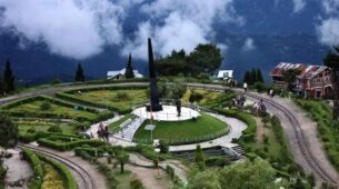 5 Reasons Why Darjeeling Is A Must Visit Place In India