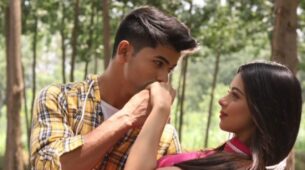 Siddharth Nigam gives romantic kiss to Ritika Badiani, see viral leaked moment