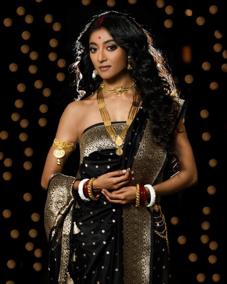 Bengali Diva Paoli Dam Sets Internet On Fire With New Hot Photoshoot In Saree, Fans Sweat - 0