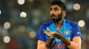 Cricket Fans Bashes Bumrah On Poor Performance, Check Out!