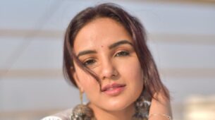 Jasmin Bhasin is having ‘Honeymoon’ dreams, what’s cooking?