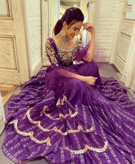 Karwa Chauth Special: Sarees & Lehenga Looks Of Jasmin Bhasin To Inspire Your Ethnic Wardrobe - 2