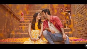 Rasiya Reprise: Ranbir Kapoor and Alia Bhatt are head over heels in love, fans love it