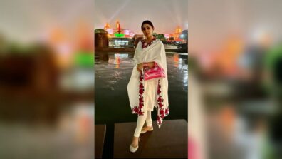 Sara Ali Khan is busy enjoying ‘chaand nights’ in gorgeous salwar kameez during night, guess her partner-in-crime