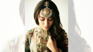 Surbhi Jyoti Impresses Us With Her Accessories Wishing Everyone Happy Dhanteras