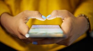 Things To Keep In Mind Before Interacting With Strangers On Social Media Sites