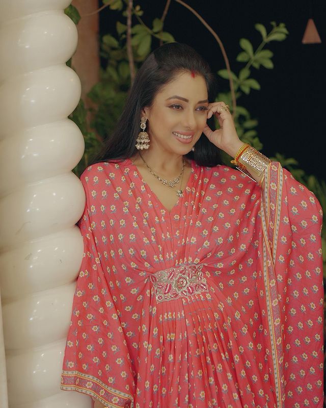 Anupamaa actress Rupali Ganguly looks mesmerizing in a kaftan gown, check photos - 4