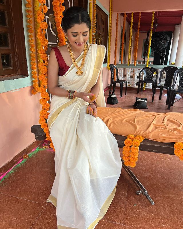 Kanika Mann gives traditional vibes in South Indian saree, check photos - 2