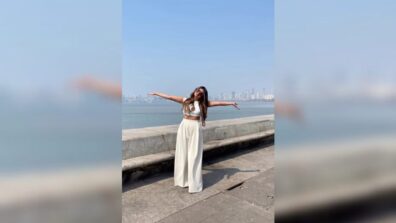 Priyanka Chopra enjoys ‘me time’ at Mumbai’s Marine drive after returning to India, fans love it