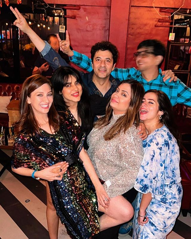 Bhabhiji Ghar Par Hain fame Saumya Tandon shares glimpse of her birthday bash with family and friends, check now - 2