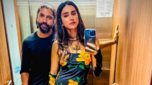 Shibani Dandekar Poses With Farhan Akhtar Giving Major Couple Goals