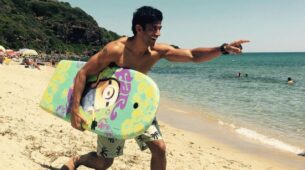 In pics: Farhan Akhtar having blast at beachside for Christmas holiday