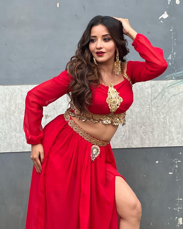 Monalisa looks spicy hot in latest sultry red dress, fans feel the heat - 0