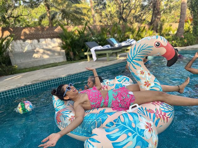 Niti Taylor enjoys pool time, raises heat in ravishing printed pink swimsuit - 0