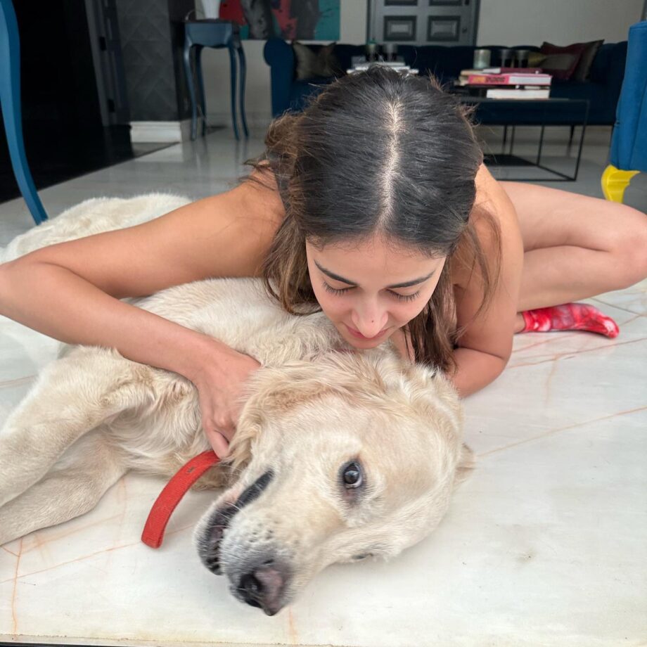 Ananya Panday is all cuddles with her pawbuddy, watch 757955