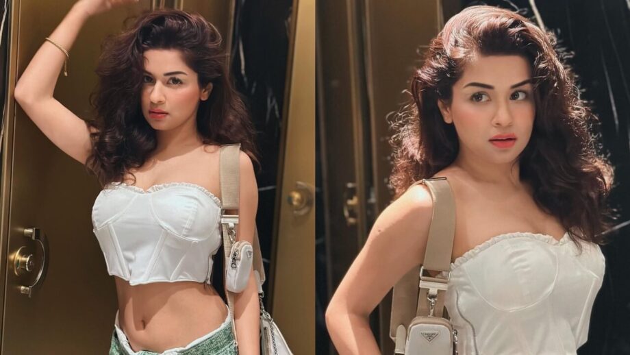 Avneet Kaur takes oomph game by storm, looks irresistible in white bralette 763817