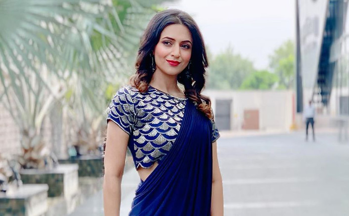 Divyanka Tripathi to Rashami Desai: TV Divas Dazzle in Blue Sarees: A Fashion Showdown 763188