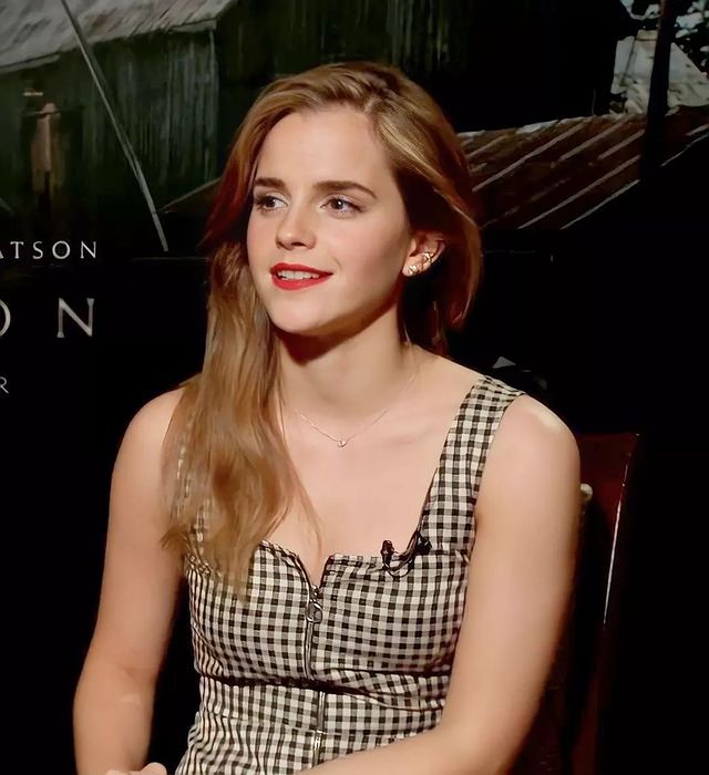 Effortlessly Gorgeous Smile Of Emma Watson Is Making Fans Go Swallala 754962