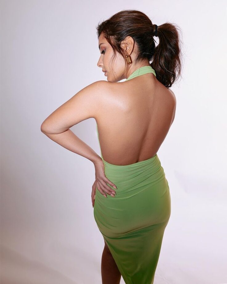 Hotness Alert: Raashii Khanna's oomph look in green halter side draped gown 757698