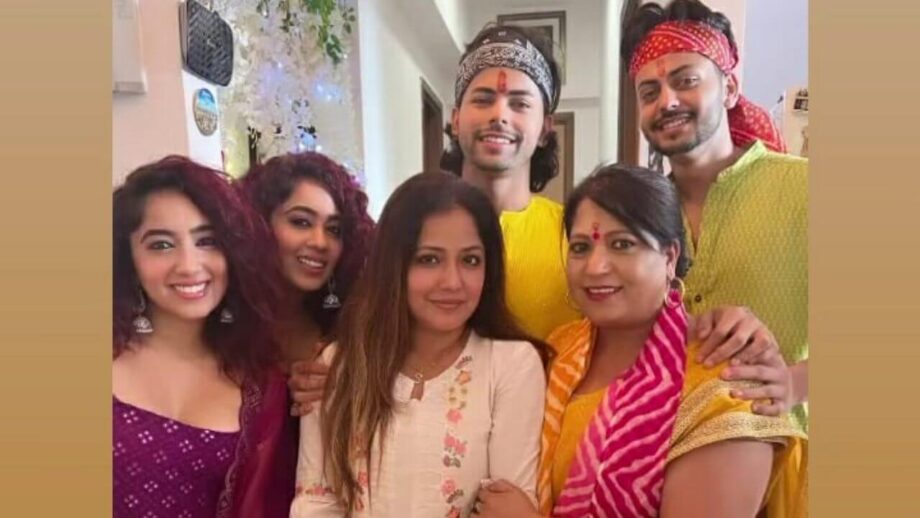 In Pics: Siddharth Nigam-Abhishek Nigam’s fam-jam with Surabhi-Samridhhi and others 754618