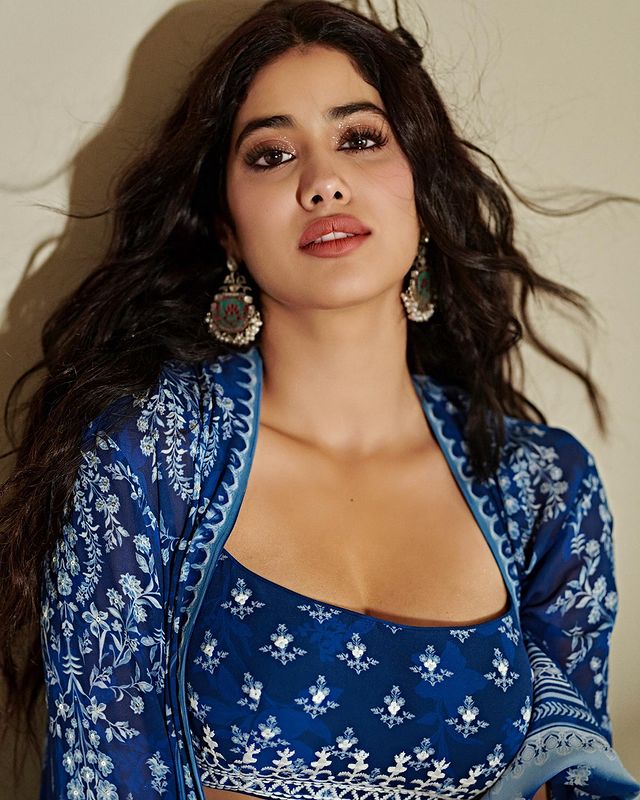 Janhvi Kapoor Shining Bright In Shades Of Rainbow; Check Now! 763630