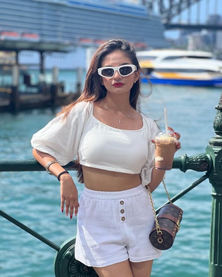 Jannat Zubair Rahmani and Anushka Sen are effortless posers, see stunning luxury moments 756072