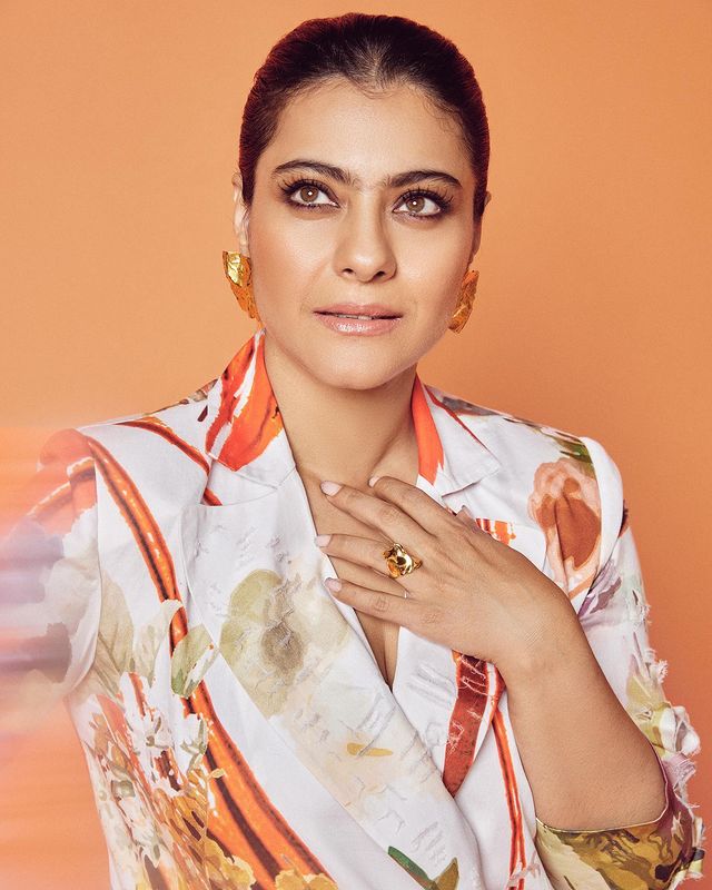 Kajol stabs hearts with her Indo-Western style, fans melt in awe - 1