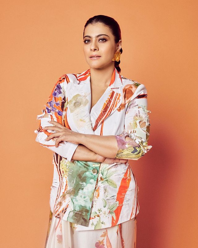 Kajol stabs hearts with her Indo-Western style, fans melt in awe - 3