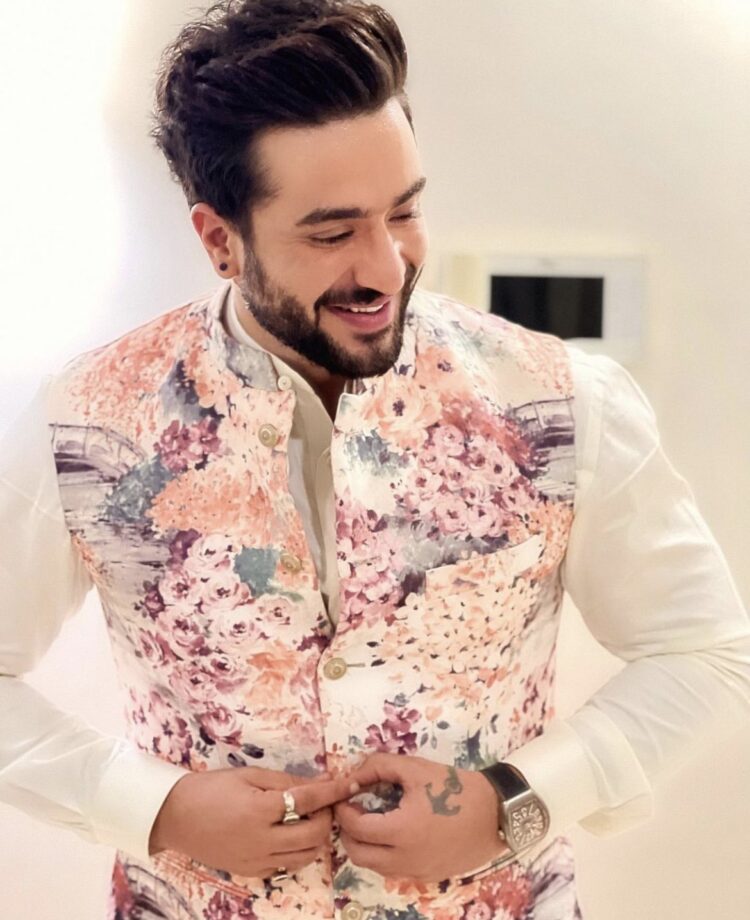 Karan Kundrra Or Aly Goni; Whose Suit Style Do You Like 761343