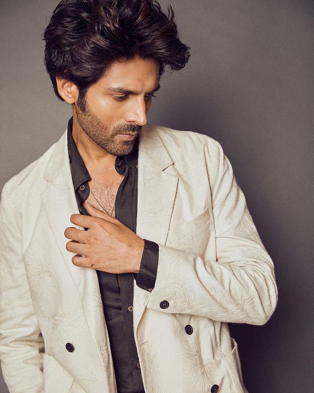 Kartik Aaryan's Love for Vintage Fashion 761227