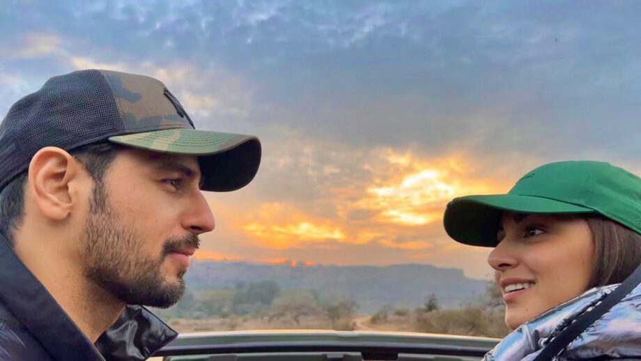 Kiara Advani Drops Adorable Picture Of Sidharth Malhotra Gazing At Her, See Pic 758834