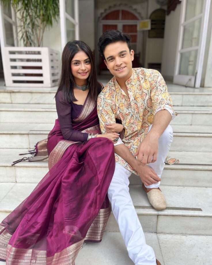 Krishna Kaul Looks Amazing In Printed Kurta Outfit, Poses With Aparna Mishra 756526