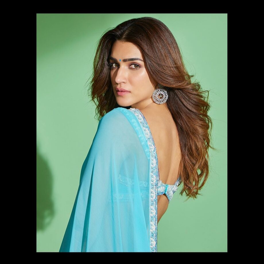 Kriti Sanon Or Athiya Shetty: Whose Blue Hue Chiffon Saree Is A Perfect Filmy Vibe? 755702