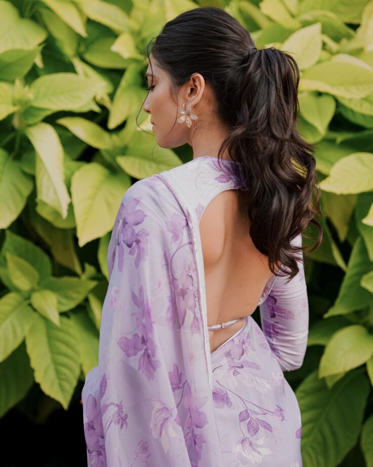 Malavika Mohanan's irresistible lavender saree moment is swag goals 759583