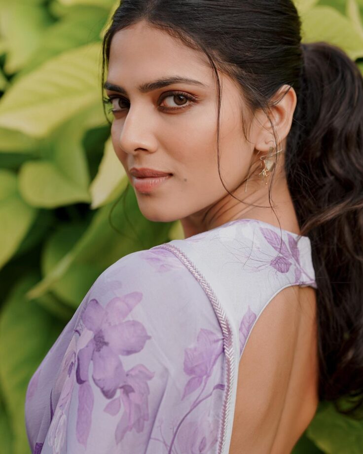 Malavika Mohanan's irresistible lavender saree moment is swag goals 759584