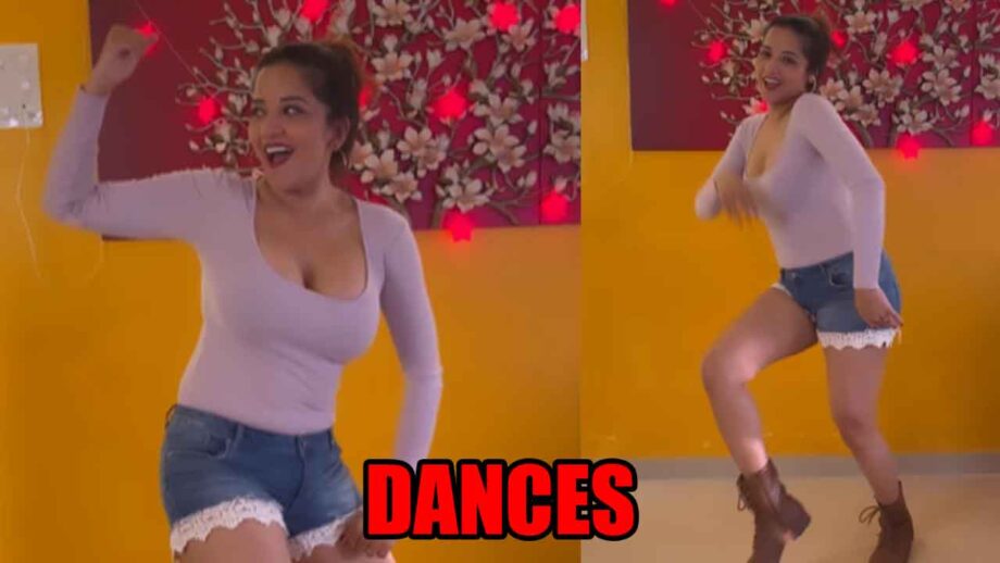 Monalisa showcases hot moves on Pathaan’s song Jhoome Jo Pathaan, check video 758308