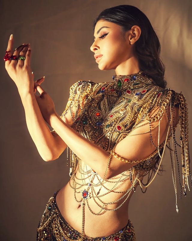 Mouni Roy's midriff-baring fashion moments 762141