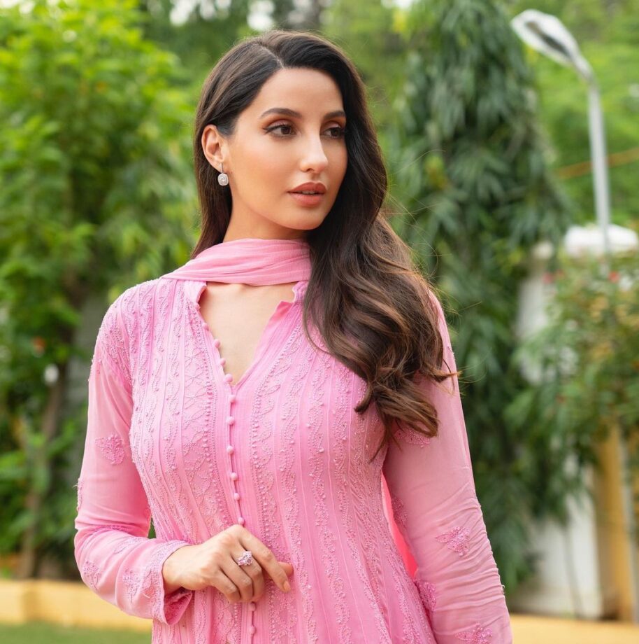 Nora Fatehi Looks Drop-Dead Gorgeous In Pink Chikankari Salwar Suit 760631