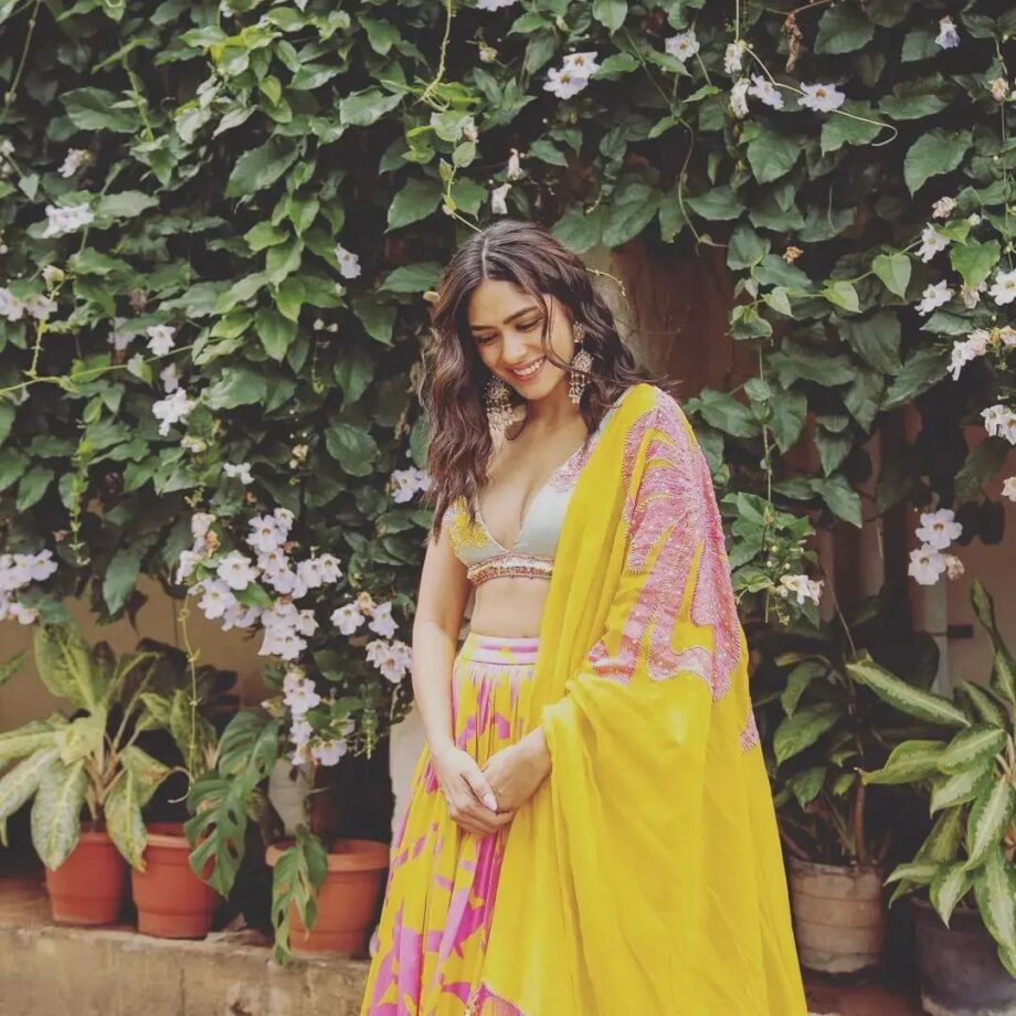 Oh Wow: Mrunal Thakur Looks Goddess In Yellow Hue 755026