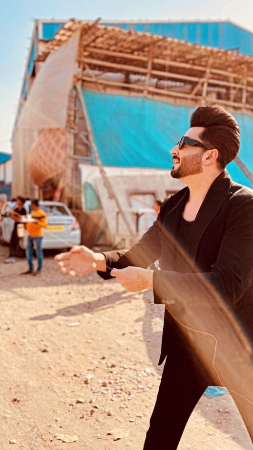 Parth Samthaan and Dheeraj Dhoopar's sunglass swag is too wow 758533