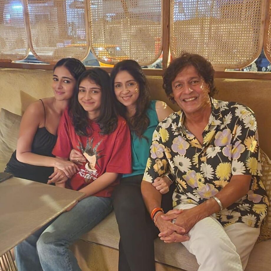 Peep inside Ananya Panday’s cosy fam-jam dinner party 754813