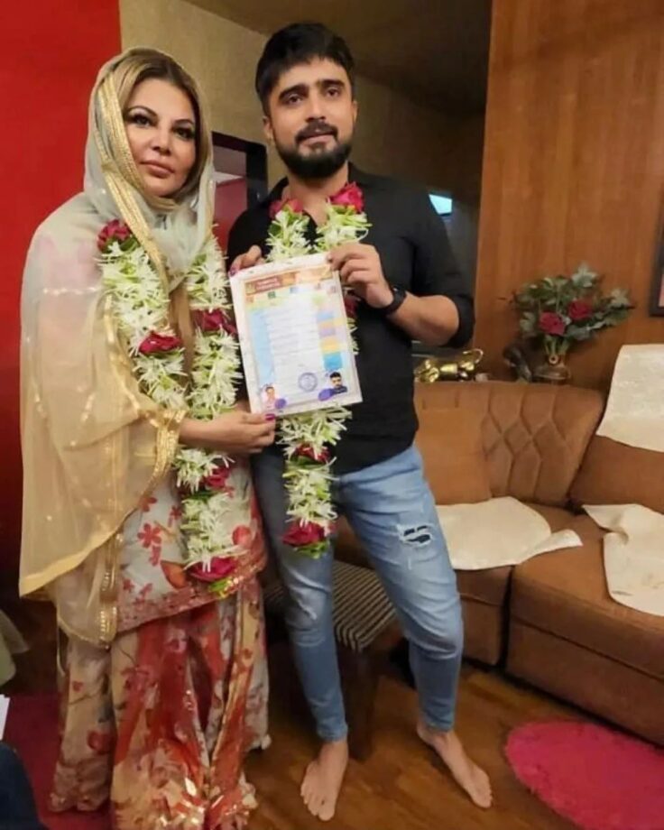 Rakhi Sawant secretly marries boyfriend Adil Durrani, wedding picture goes viral - 2