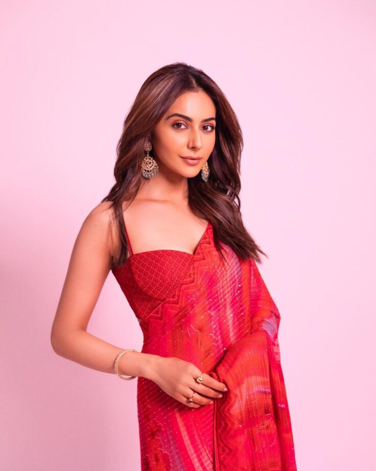 Rakul Preet Singh Flaunts Toned Figure In Red Chiffon Saree; Check Now! 760168