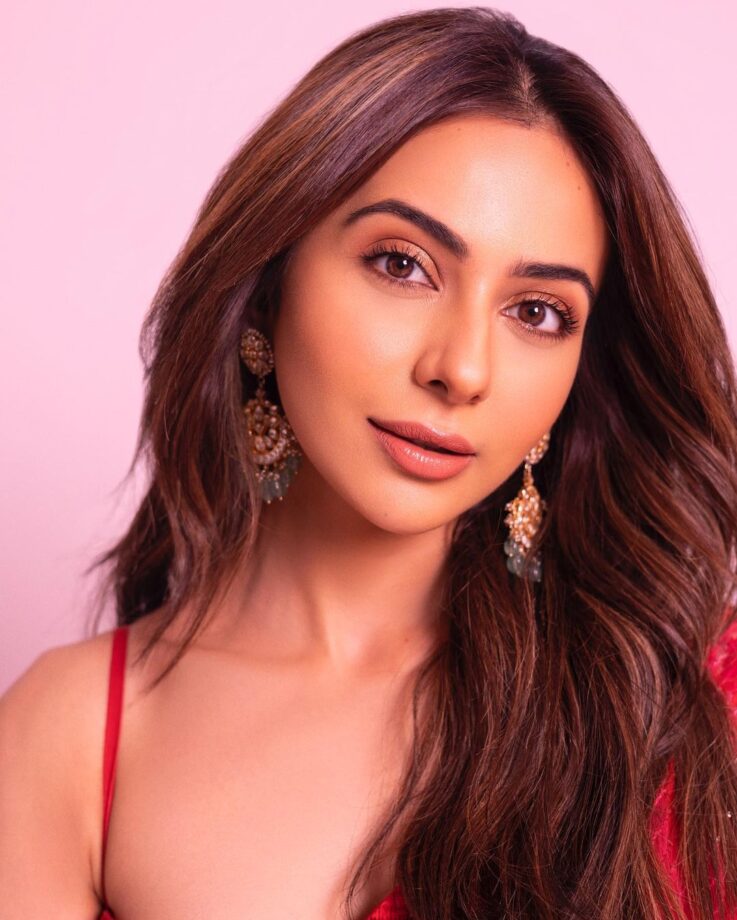 Rakul Preet Singh Flaunts Toned Figure In Red Chiffon Saree; Check Now! 760170