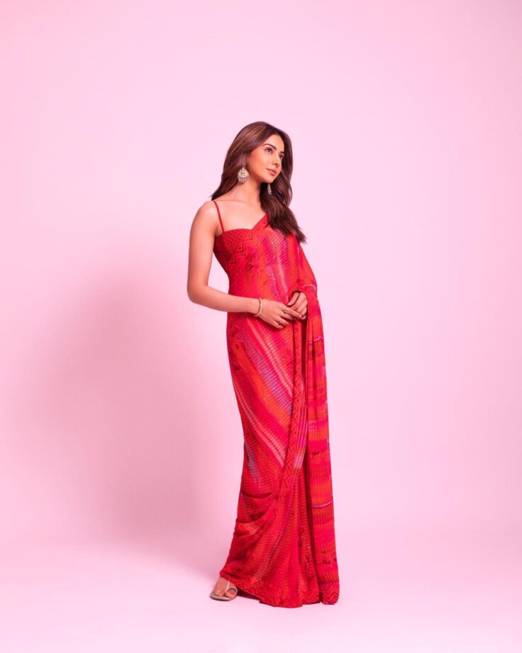 Rakul Preet Singh Flaunts Toned Figure In Red Chiffon Saree; Check Now! 760164