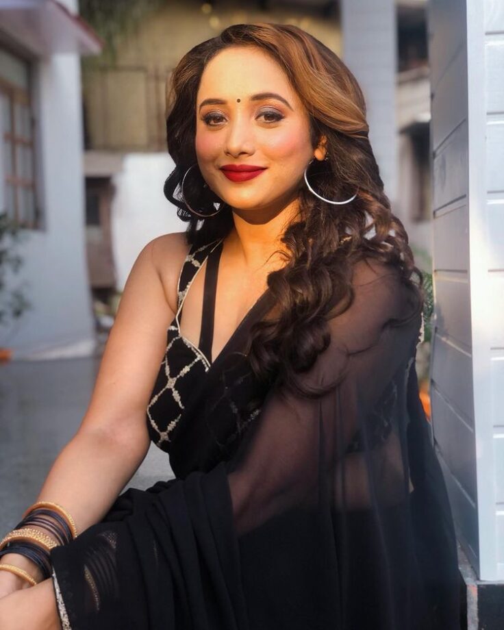 Rani Chatterjee Wishes Makar Sankranti In A Netted Black Saree, See Pics 757566