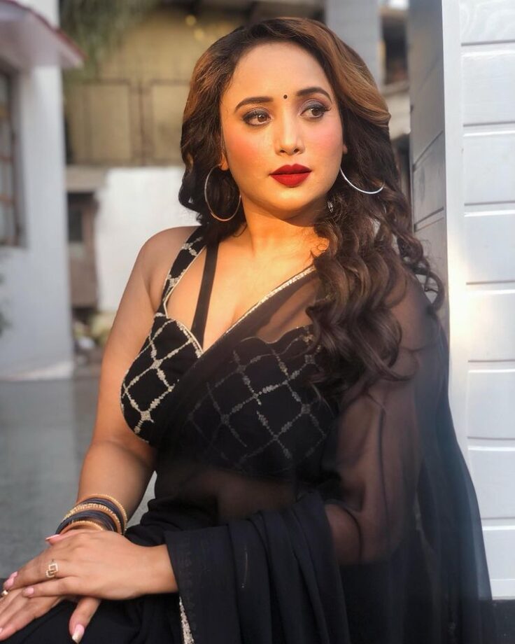 Rani Chatterjee Wishes Makar Sankranti In A Netted Black Saree, See Pics 757569